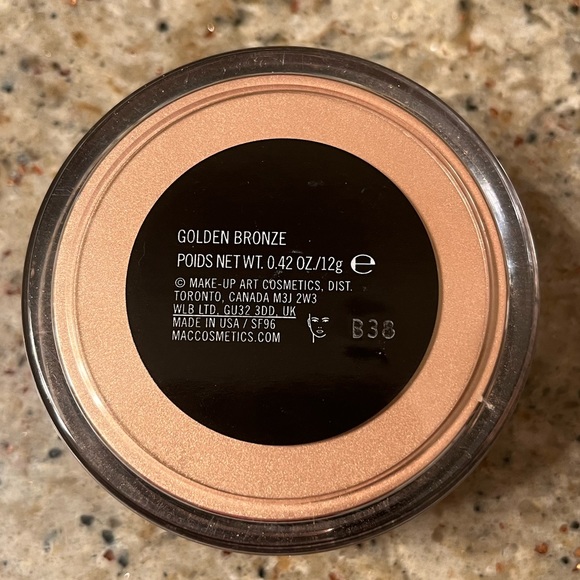 Mac iridescent loose powder - Picture 3 of 3